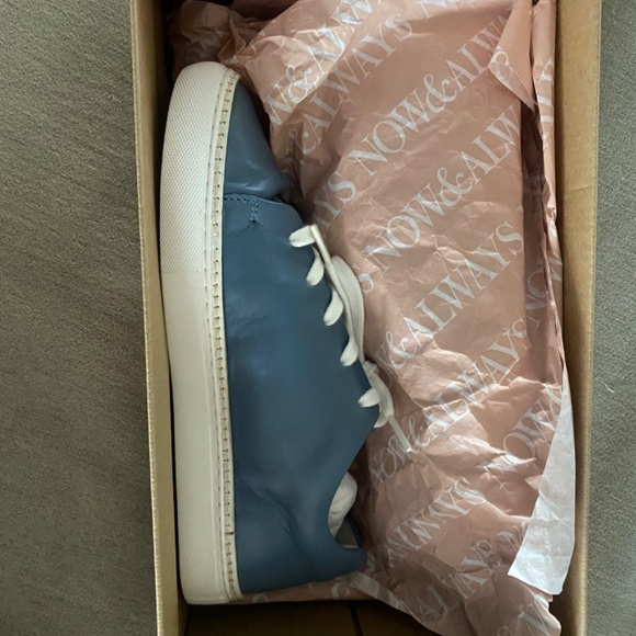 Brand New Johnston & Murphy Women's Callie Lace To Toe sneaker in size 8 - Picture 5 of 6